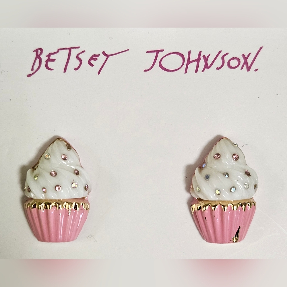 Betsey Johnson Babycakes Gold Tone Pink & White Cupcake Earrings So Adorable NIB